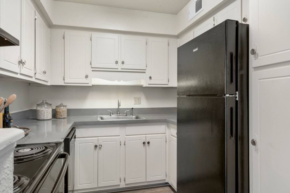 Apartment for rent at 7605 E 49th St, Tulsa, OK 74145