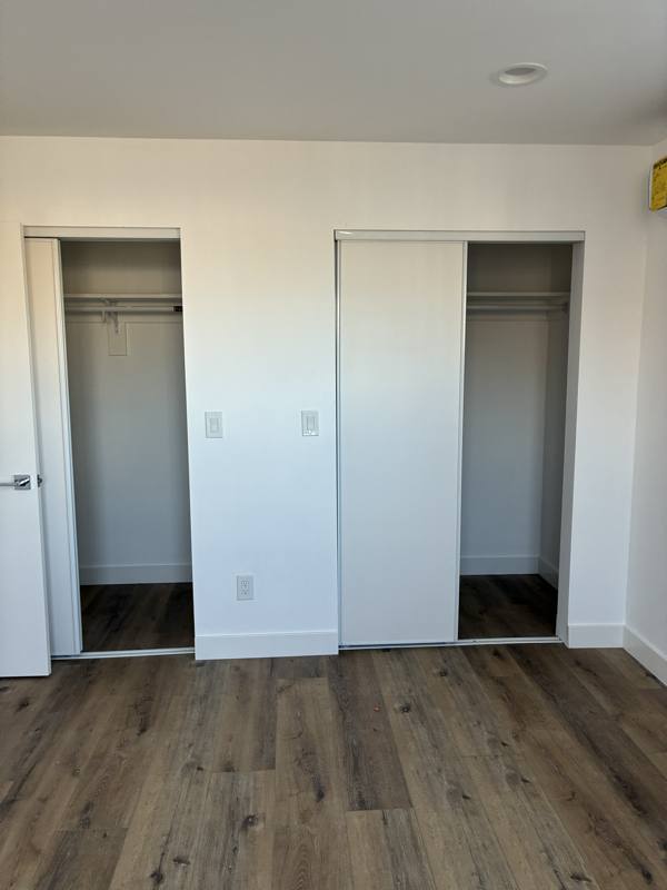 Townhouse for rent at 449 W 74th St, Los Angeles, CA 90003
