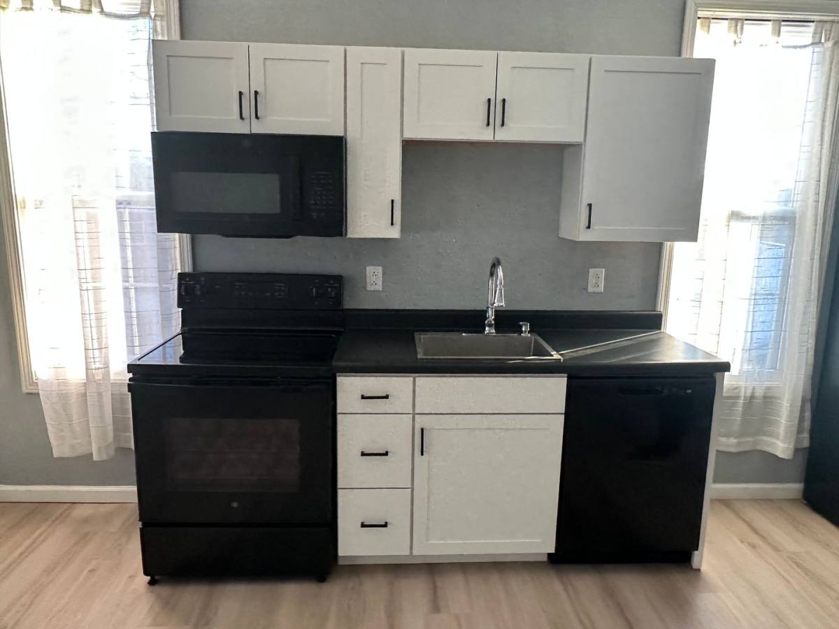 Apartment for rent at 512-514 S 4th St, Terre Haute, IN 47807