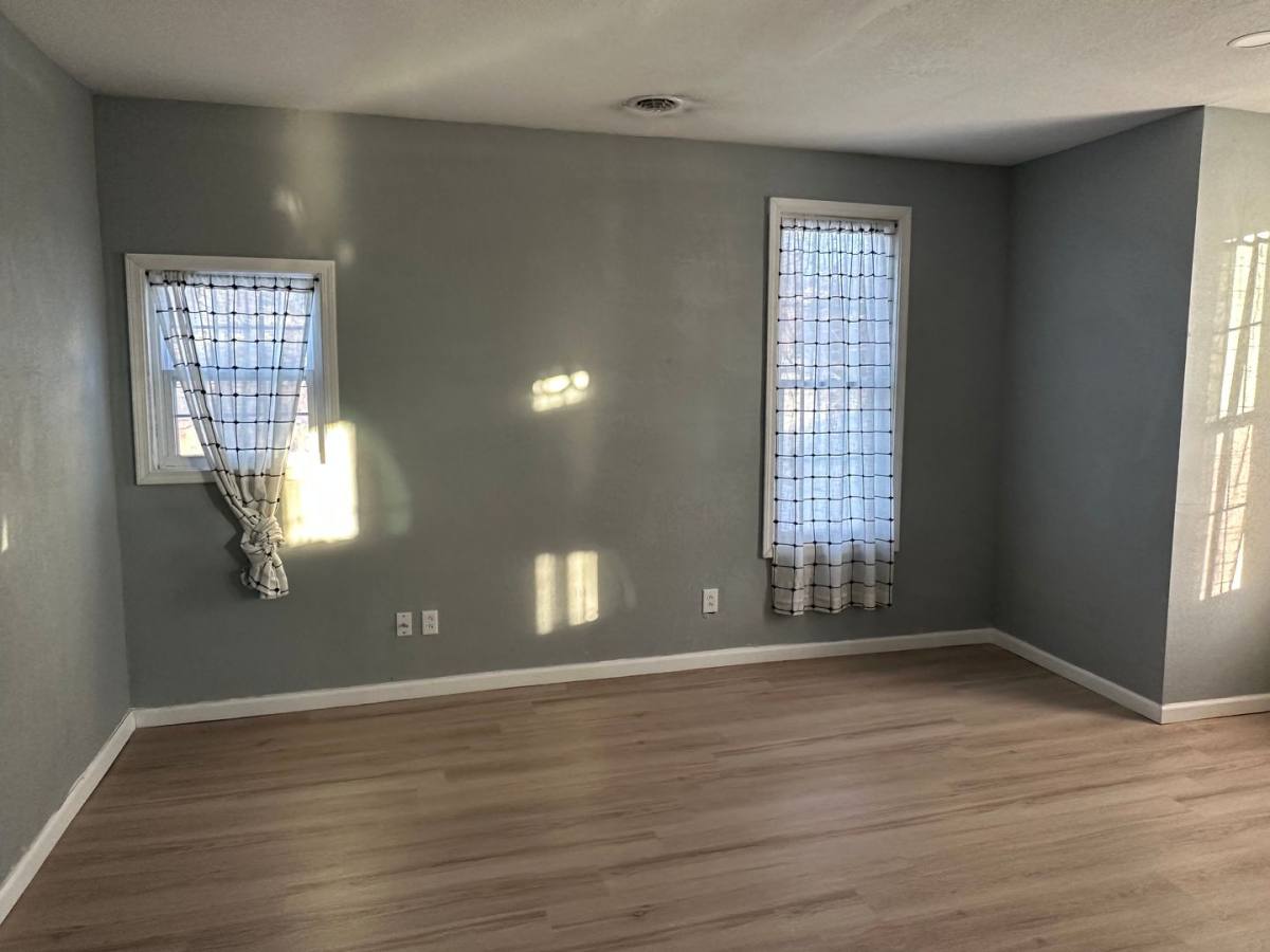 Apartment for rent at 512-514 S 4th St, Terre Haute, IN 47807