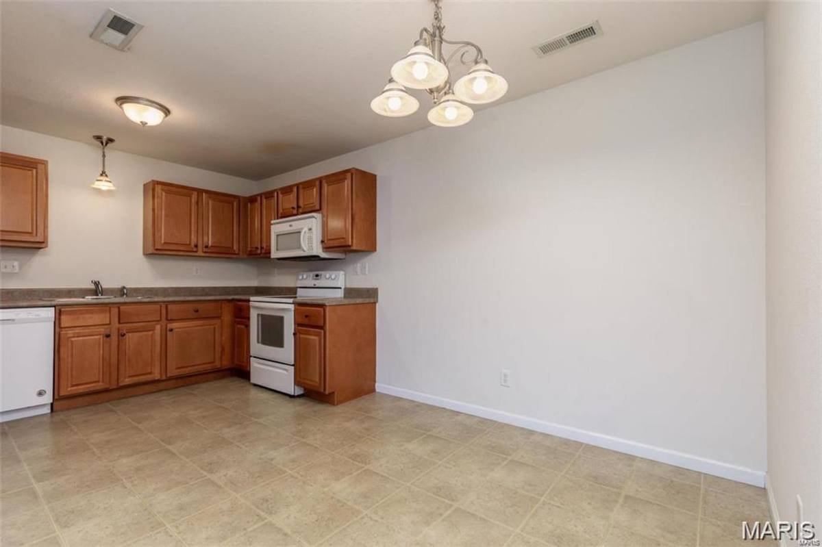 Apartment for rent at 1770 Lexington, Herculaneum, MO 63048