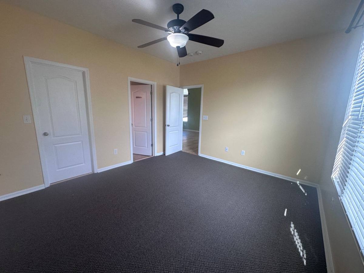 House for rent at 5706 Bannon Crossings Dr, Louisville, KY 40228