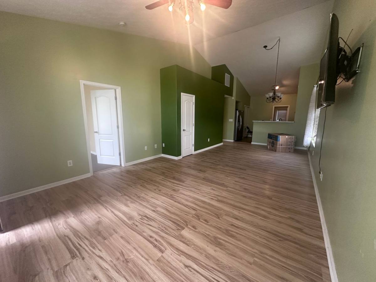 House for rent at 5706 Bannon Crossings Dr, Louisville, KY 40228