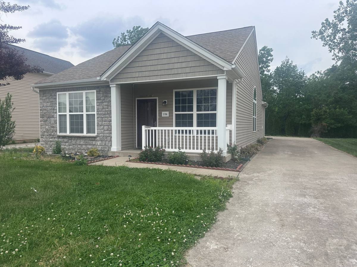 House for rent at 5706 Bannon Crossings Dr, Louisville, KY 40228