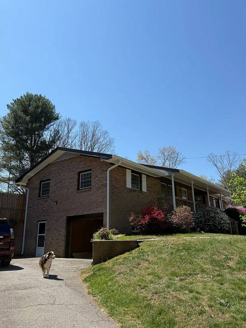 House for rent at 5 Powers Dr, Asheville, NC 28806