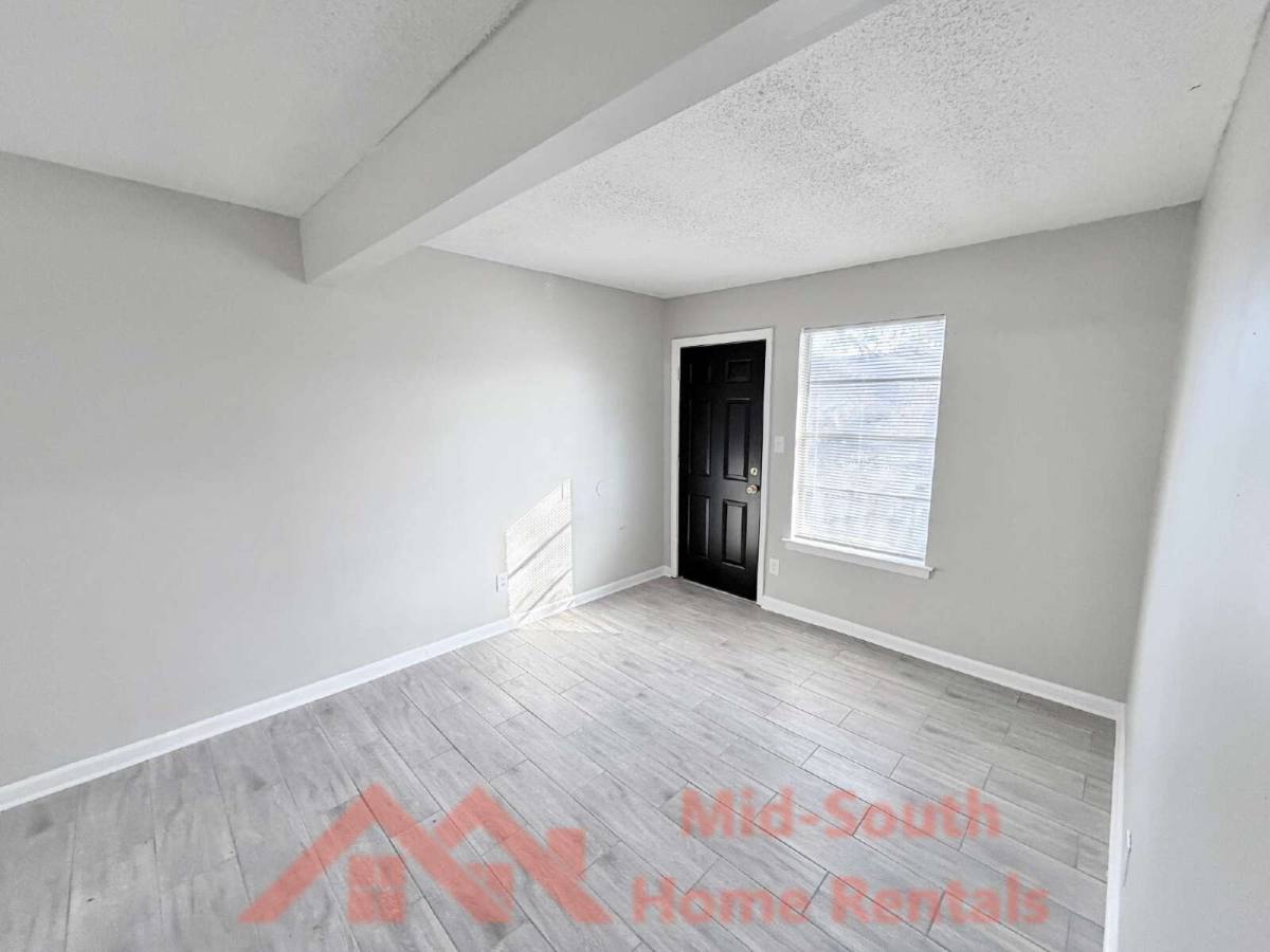 Apartment for rent at 139 N Claybrook St, Memphis, TN 38104