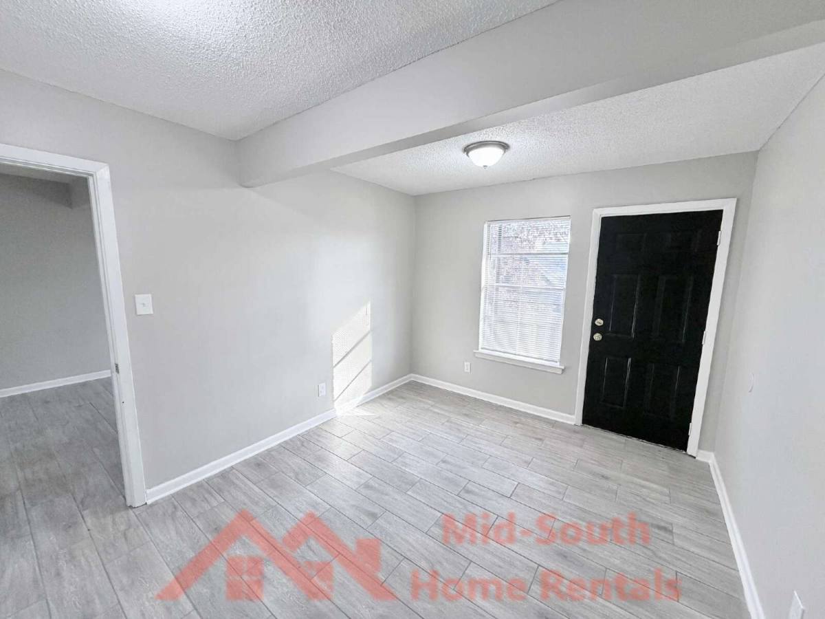 Apartment for rent at 139 N Claybrook St, Memphis, TN 38104