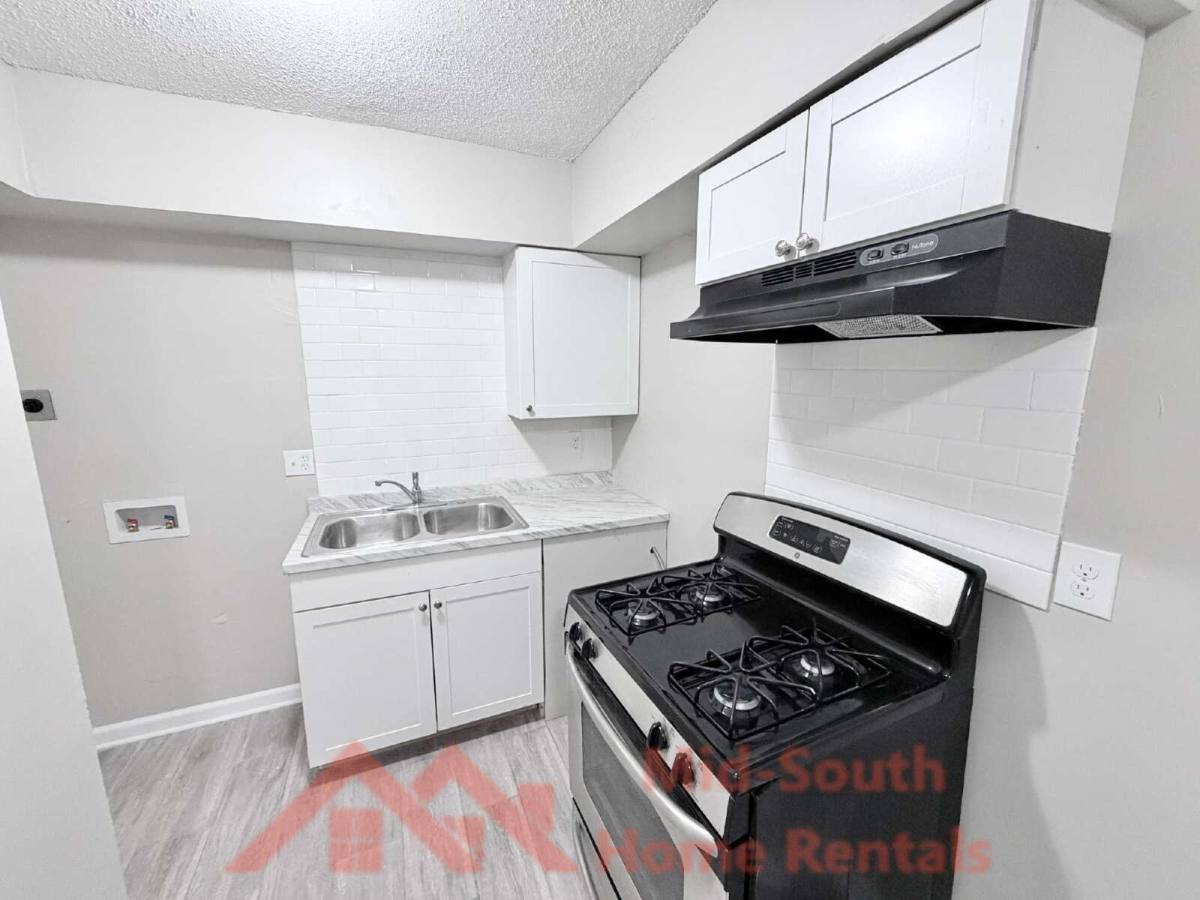 Apartment for rent at 139 N Claybrook St, Memphis, TN 38104