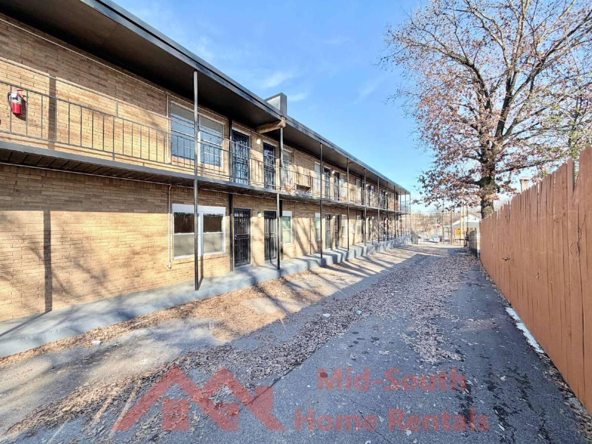 Apartment for rent at 139 N Claybrook St, Memphis, TN 38104