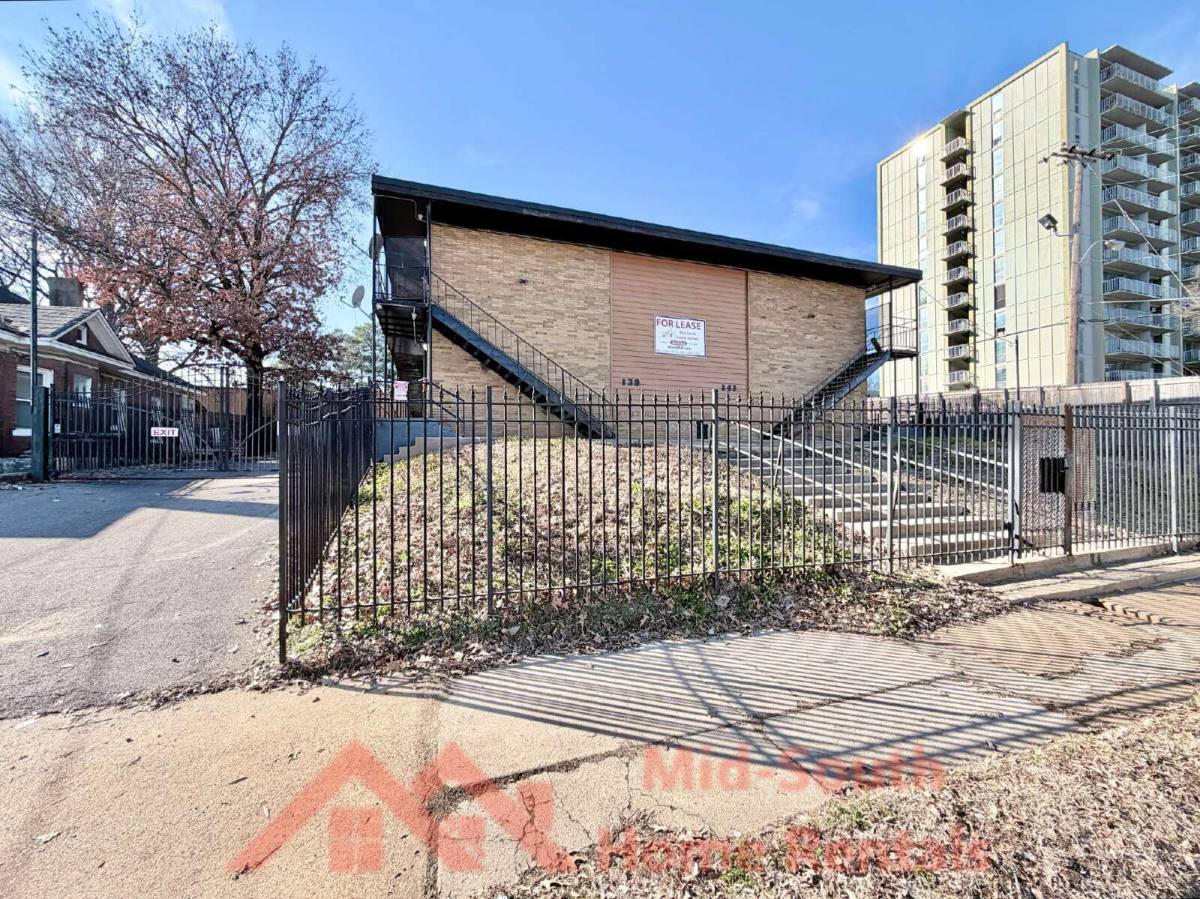Apartment for rent at 139 N Claybrook St, Memphis, TN 38104