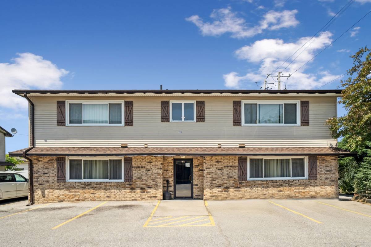 Apartment for rent at 3713 W 9th St, Waterloo, IA 50701
