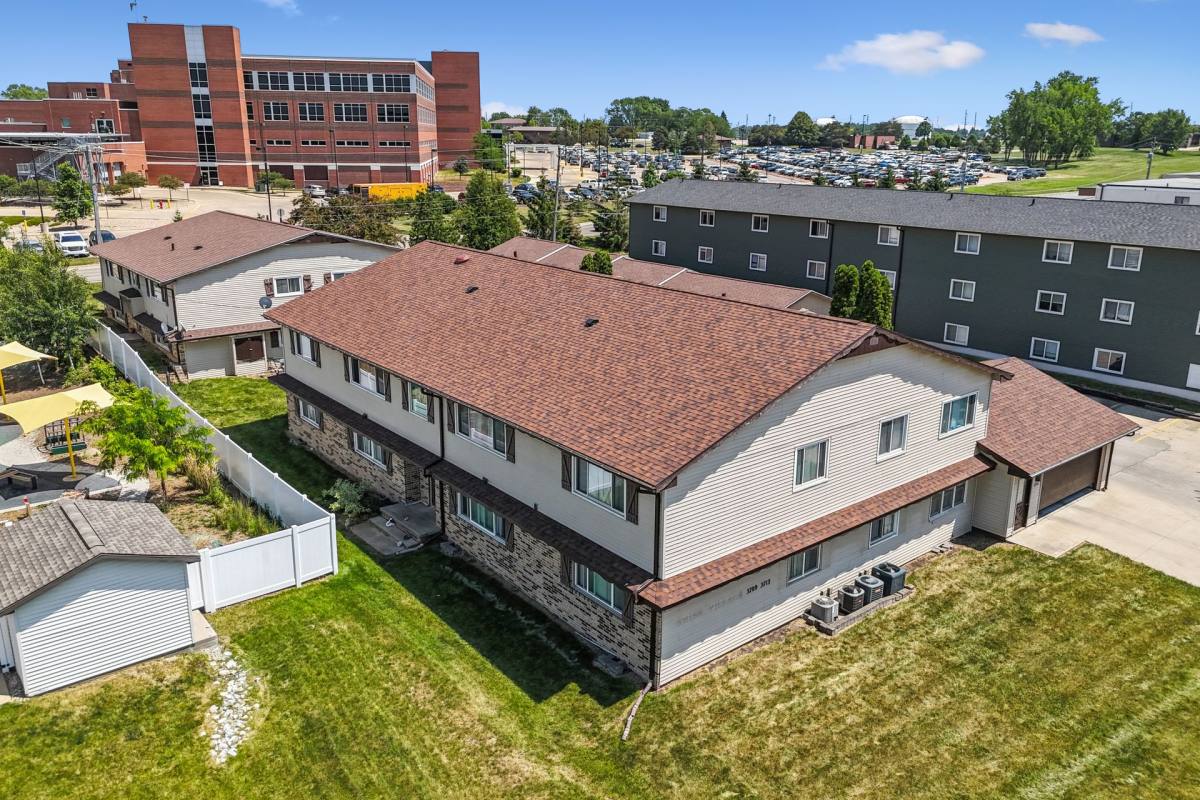 Apartment for rent at 3713 W 9th St, Waterloo, IA 50701