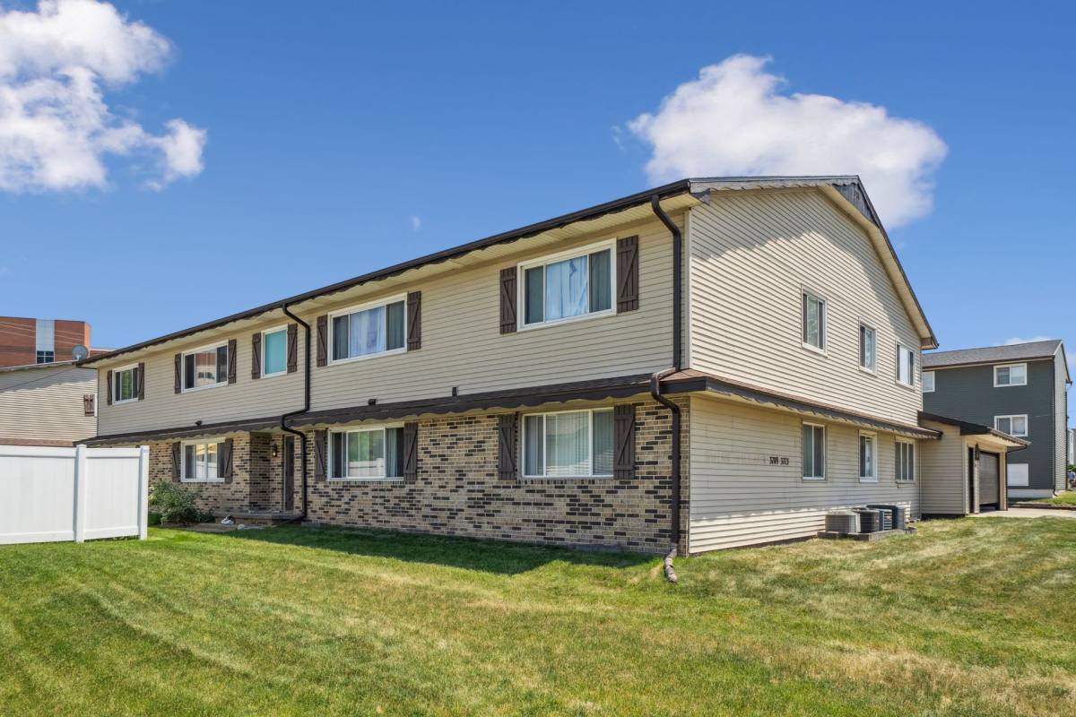 Apartment for rent at 3713 W 9th St, Waterloo, IA 50701