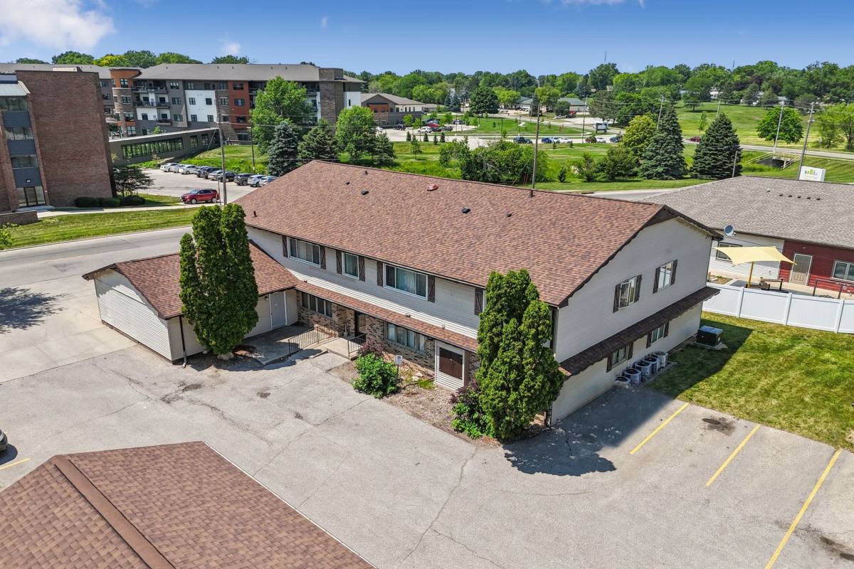 Apartment for rent at 3713 W 9th St, Waterloo, IA 50701