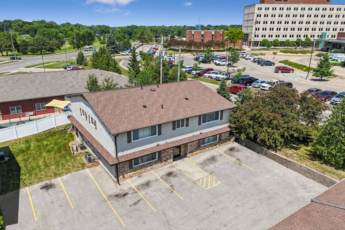 Apartment for rent at 3713 W 9th St, Waterloo, IA 50701