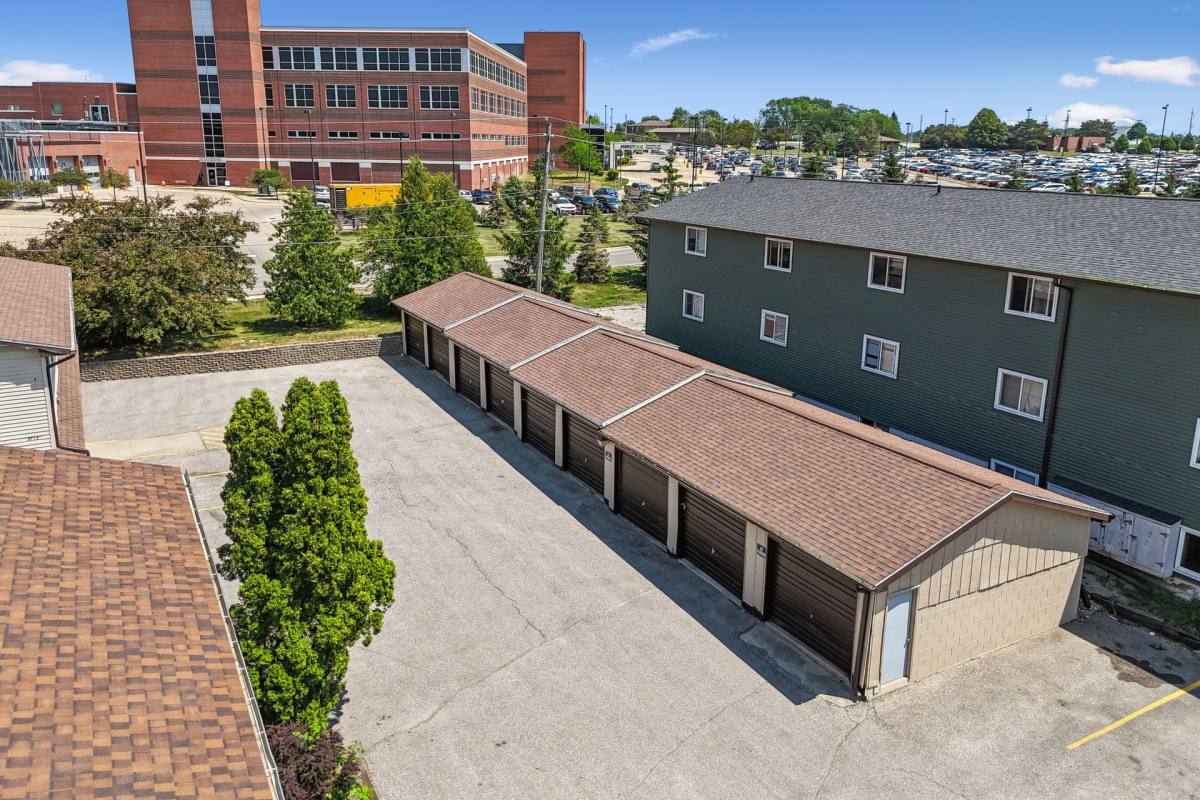 Apartment for rent at 3713 W 9th St, Waterloo, IA 50701