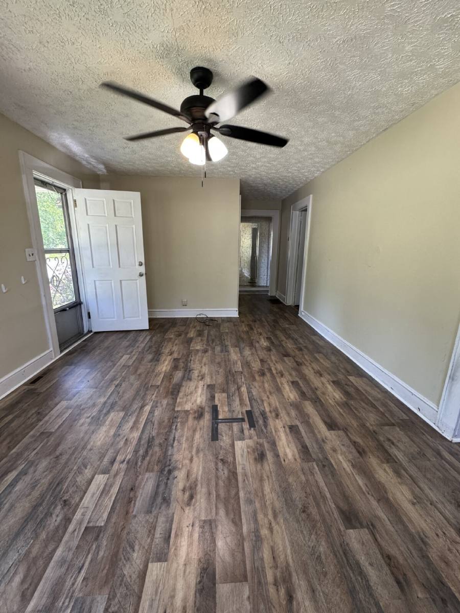 House for rent at 1810 Willow Rd, Hendersonville, NC 28739