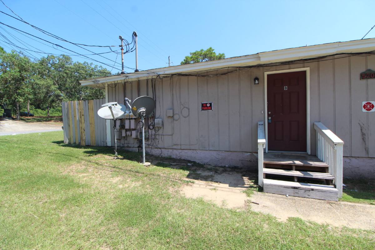 Apartment for rent at 5207 Charbar Dr #B, Pensacola, FL 32526