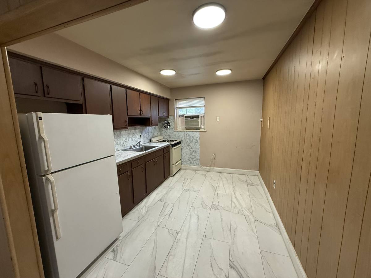 Apartment for rent at 506 Broad St - 2nd Floor, Riverton, NJ 08077