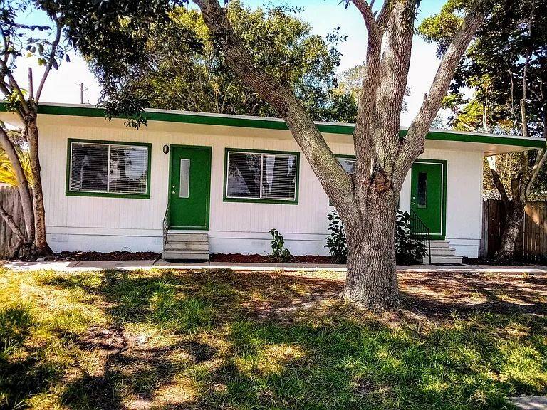 Townhouse for rent at 10530 68th Ave, Seminole, FL 33772