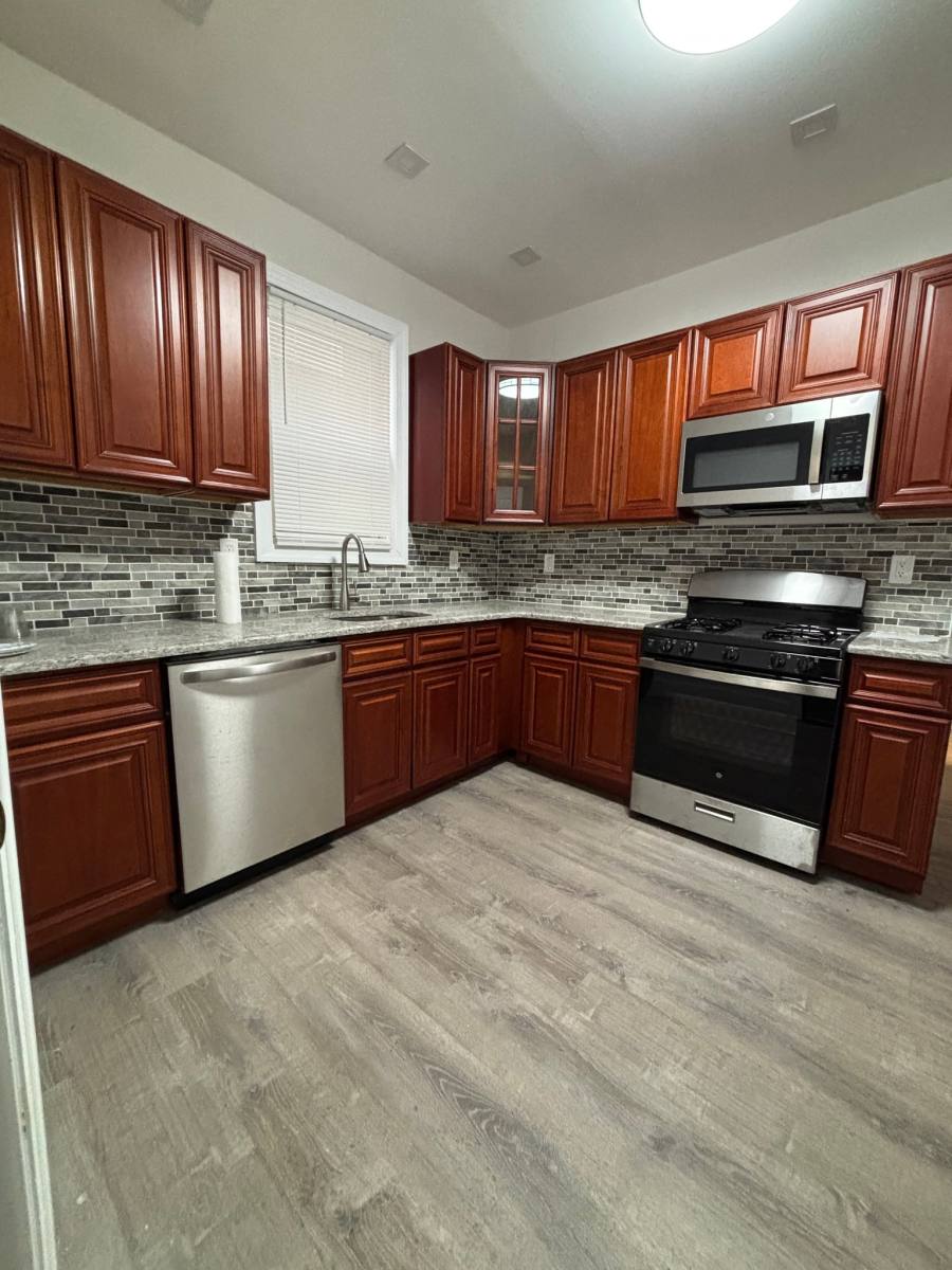 Apartment for rent at 811 S 13th St S13th 1 Union, Newark, NJ 07108