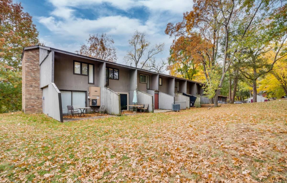 Townhouse for rent at 115 Beechnut St, Johnson City, TN 37601