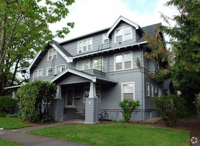 Apartment for rent at 1186 Ferry St, Eugene, OR 97401