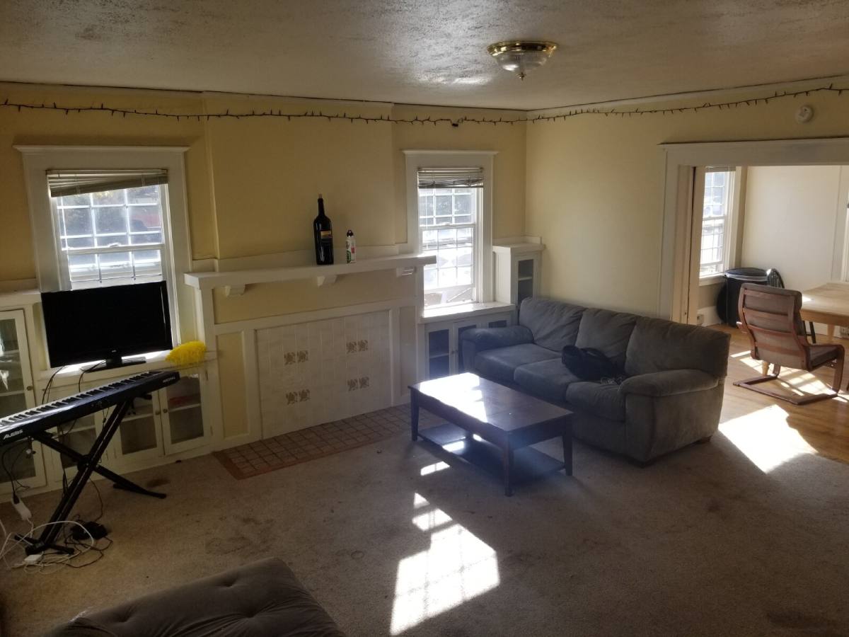 Apartment for rent at 1186 Ferry St, Eugene, OR 97401
