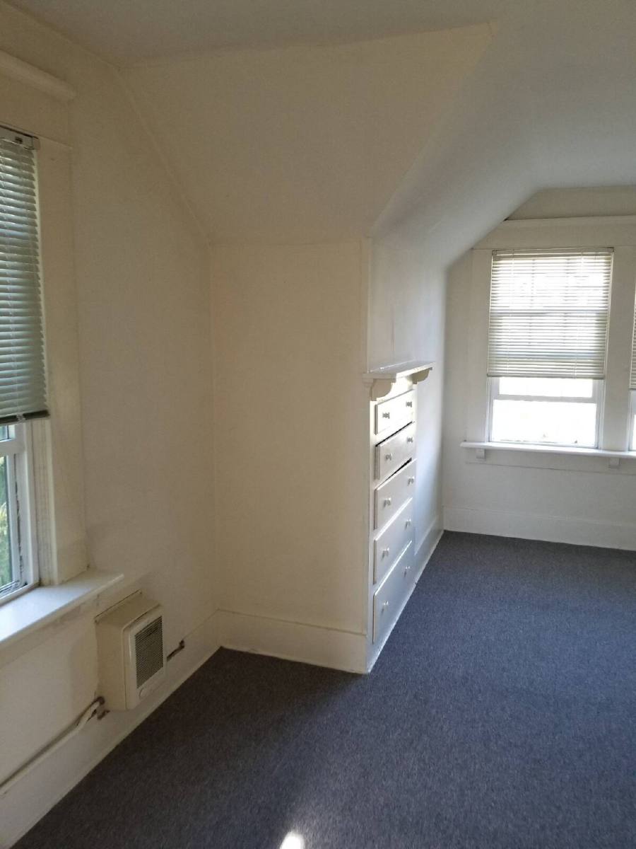 Apartment for rent at 1186 Ferry St, Eugene, OR 97401