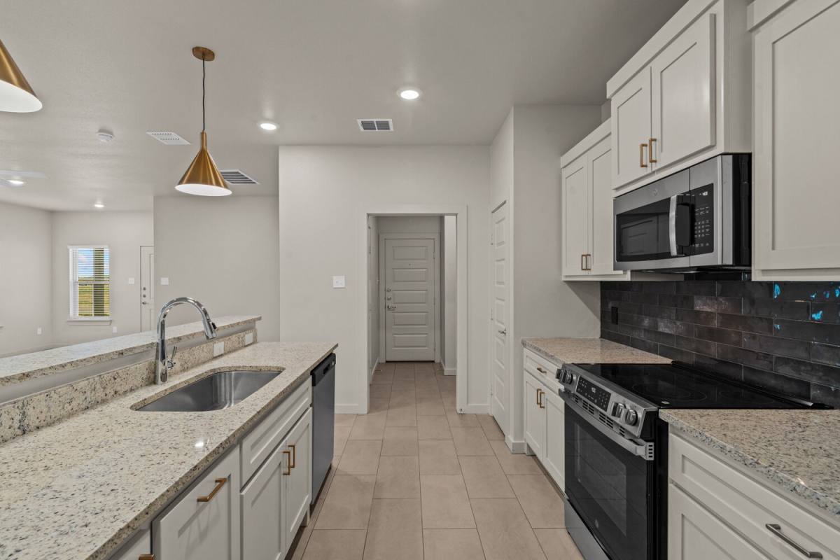 Townhouse for rent at 7036 41st St, Lubbock, TX 79407