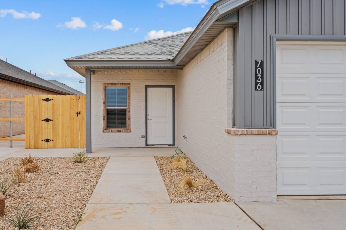 Townhouse for rent at 7036 41st St, Lubbock, TX 79407