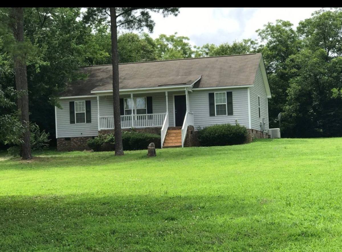 House for rent at 104 Lakeside Dr, Clayton, NC 27520
