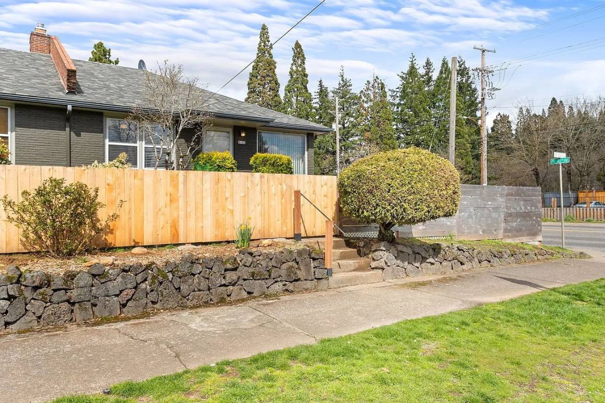 Apartment for rent at 8133 NE Beech St, Portland, OR 97213