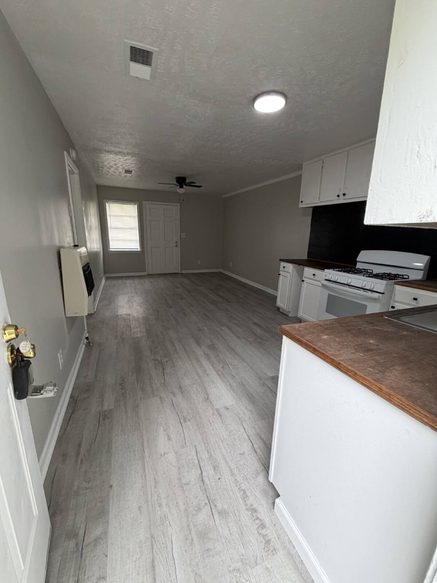 House for rent at 305 Valentour Rd N, Pearl, MS 39208