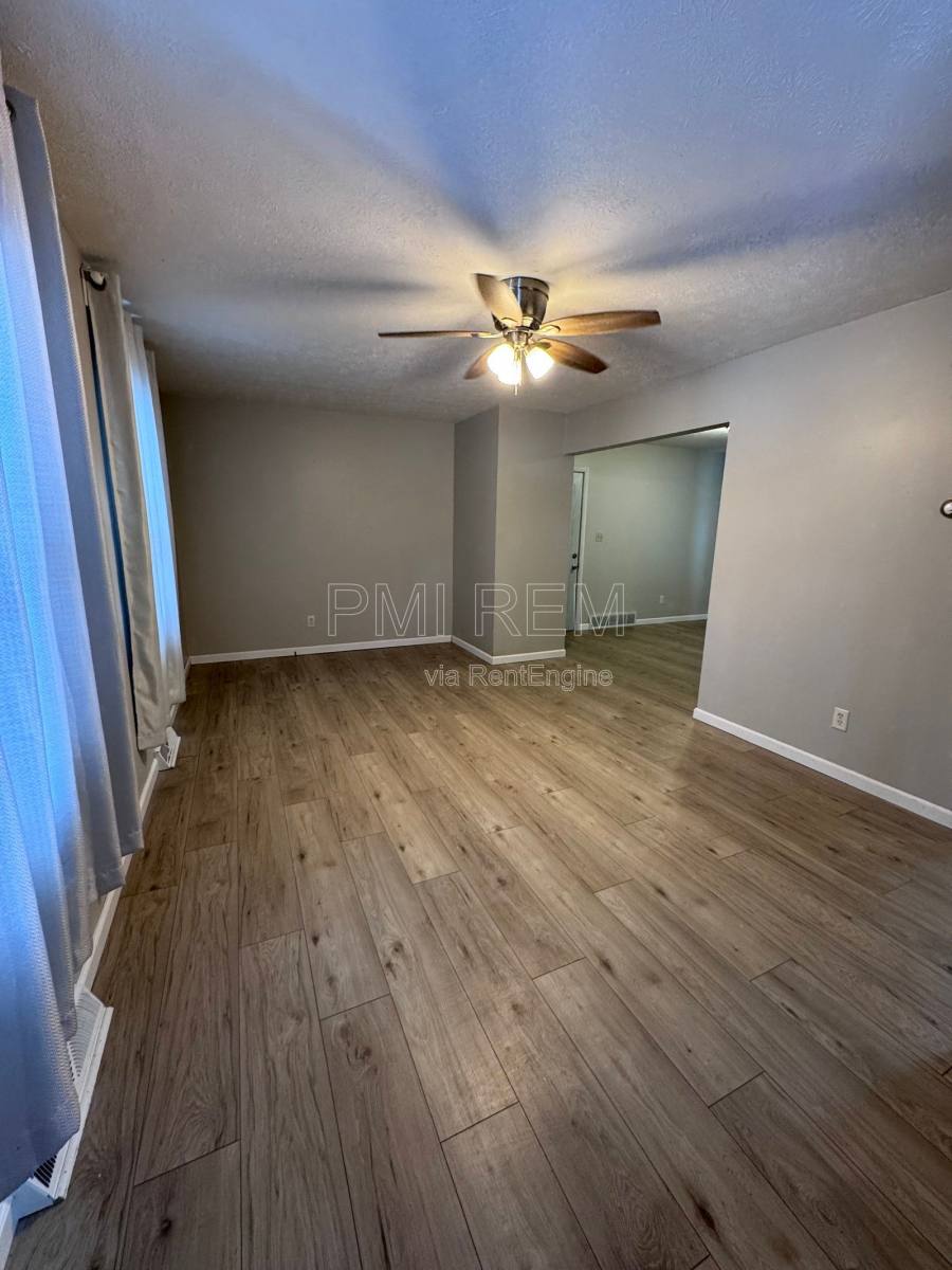 Apartment for rent at 470 Sumner St #2, Akron, OH 44304