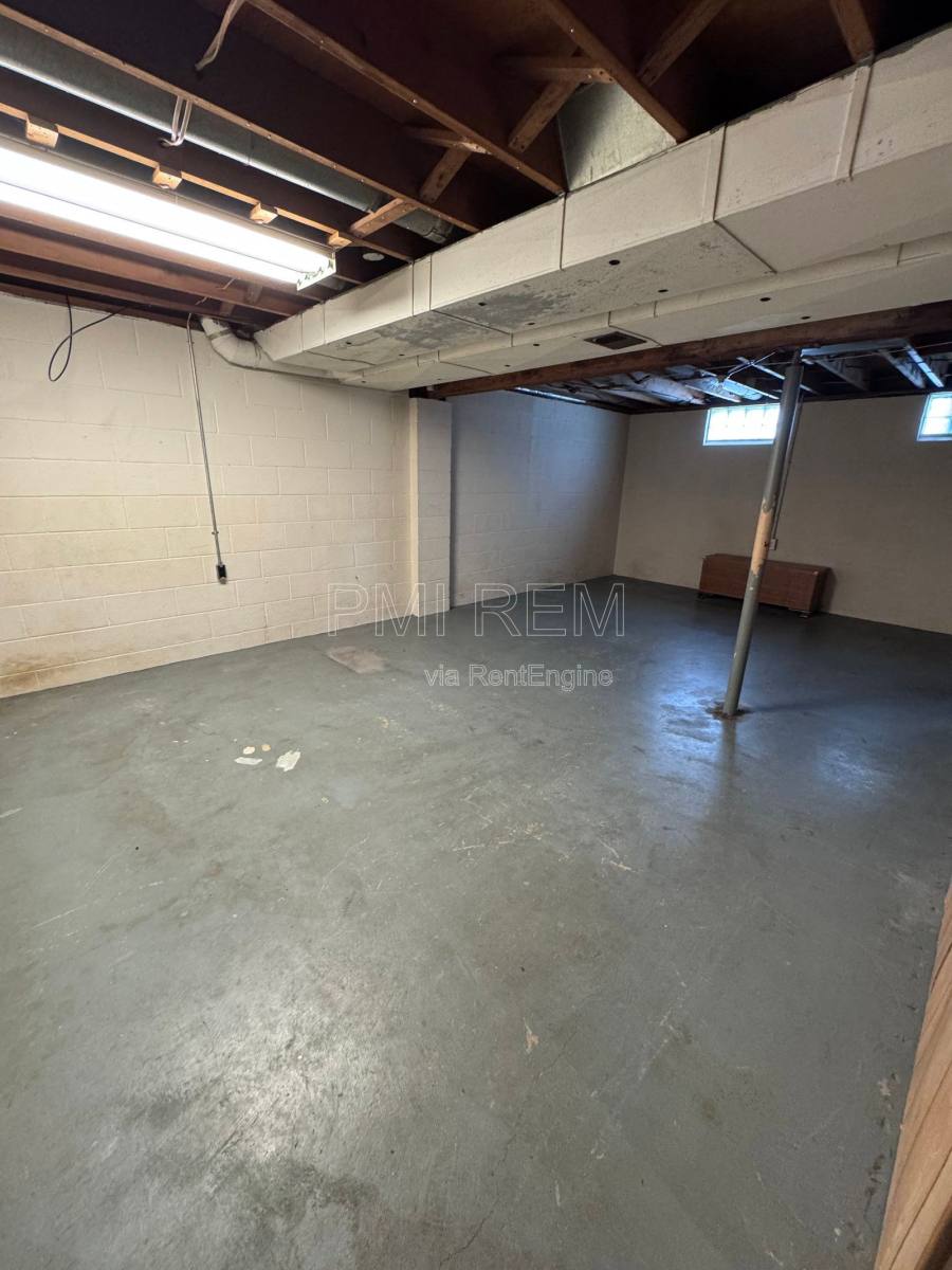 Apartment for rent at 470 Sumner St #2, Akron, OH 44304