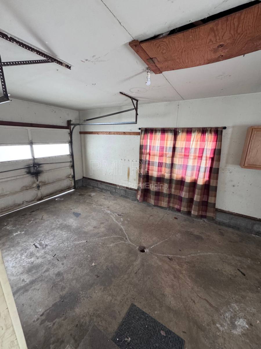 Apartment for rent at 470 Sumner St #2, Akron, OH 44304