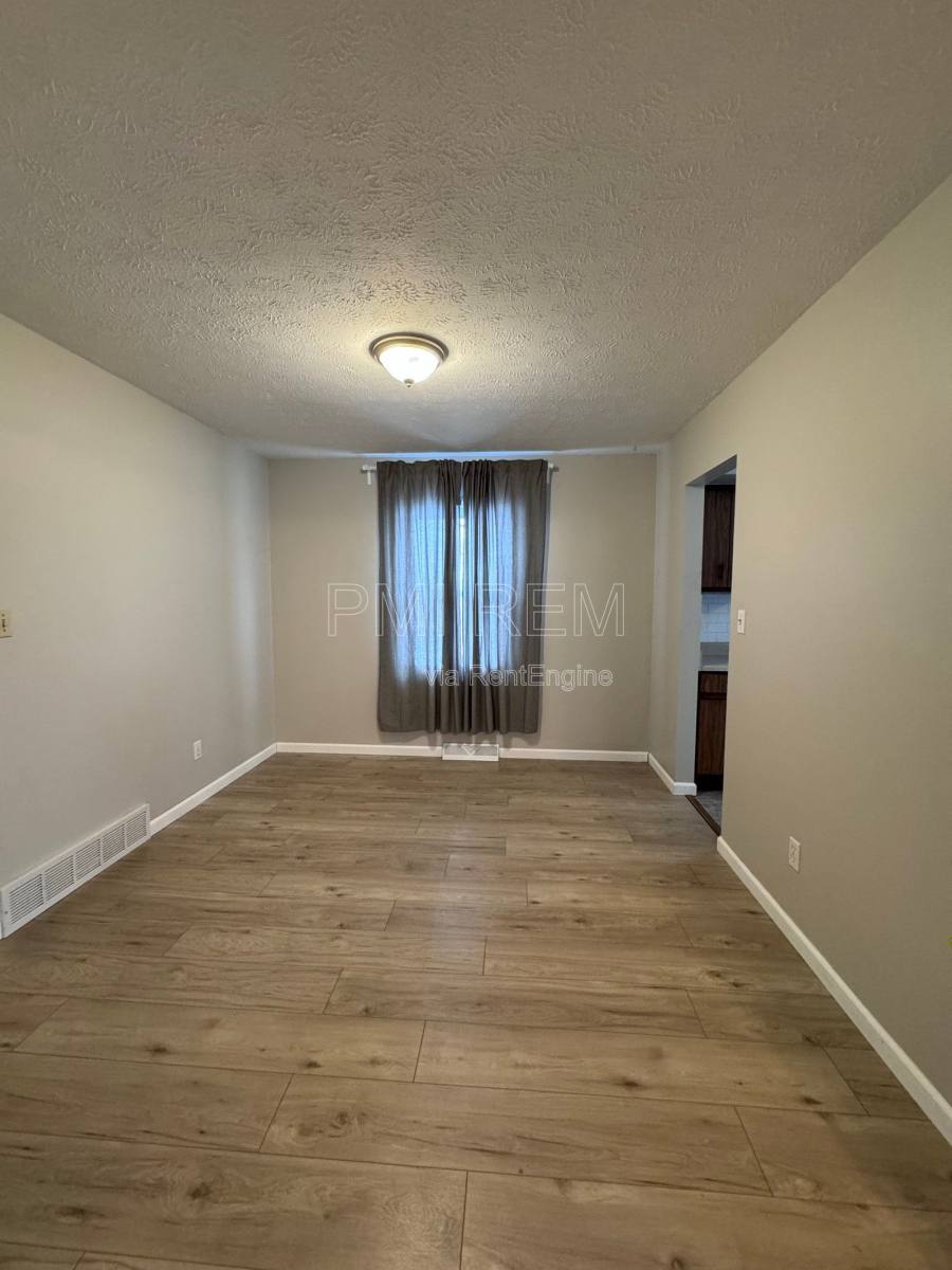 Apartment for rent at 470 Sumner St #2, Akron, OH 44304