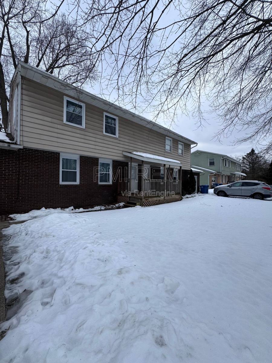 Apartment for rent at 470 Sumner St #2, Akron, OH 44304
