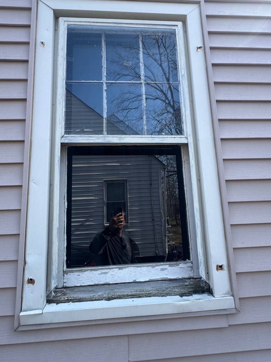 House for rent at 711 W Dewey St, Flint, MI 48504