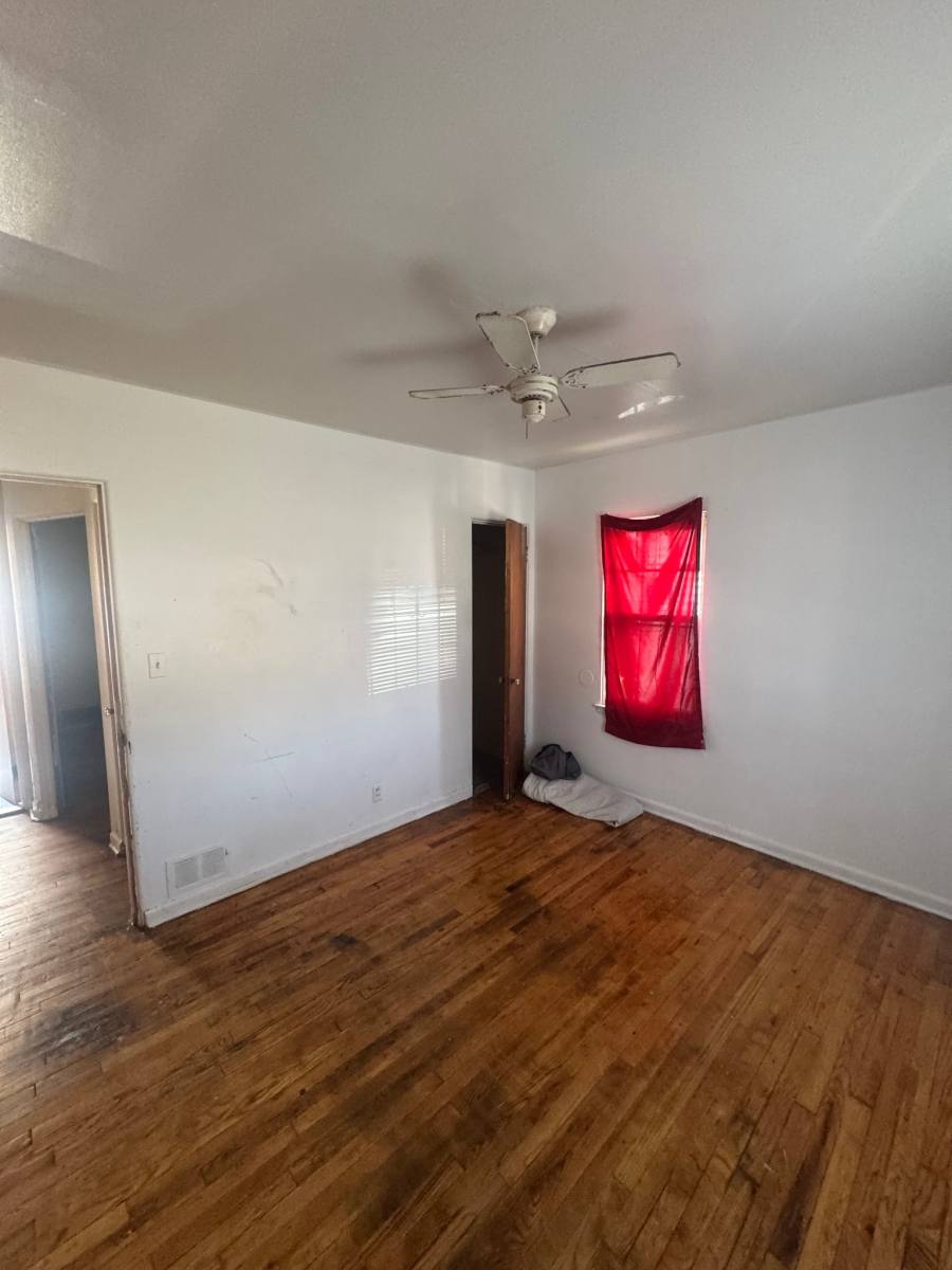 House for rent at 711 W Dewey St, Flint, MI 48504