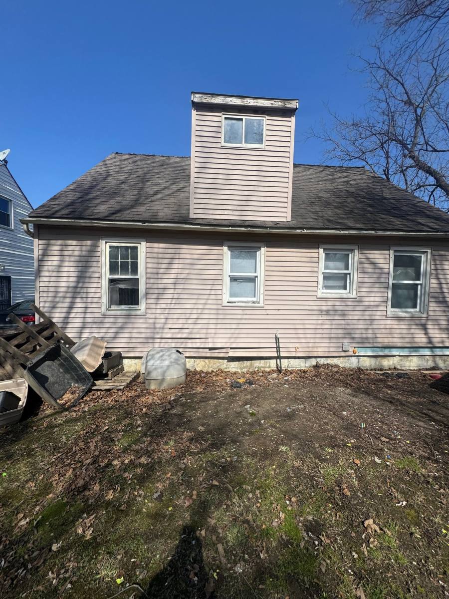 House for rent at 711 W Dewey St, Flint, MI 48504