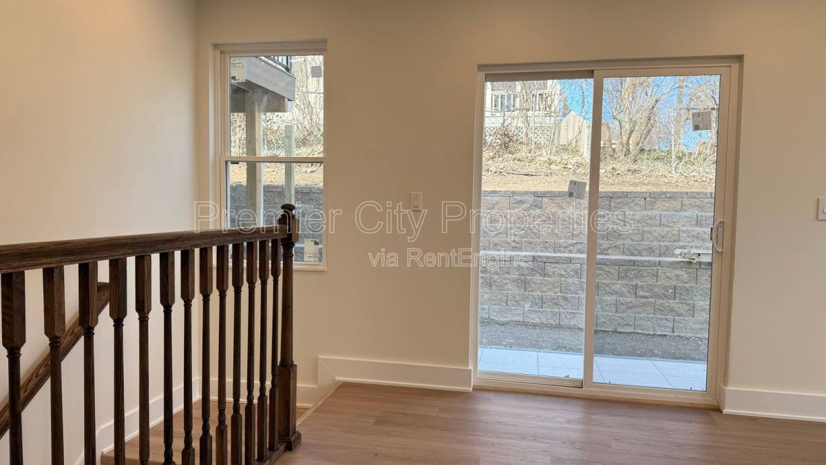 Apartment for rent at 240 McGregor Ave #1, Cincinnati, OH 45219