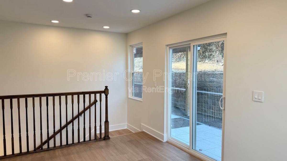 Apartment for rent at 240 McGregor Ave #1, Cincinnati, OH 45219