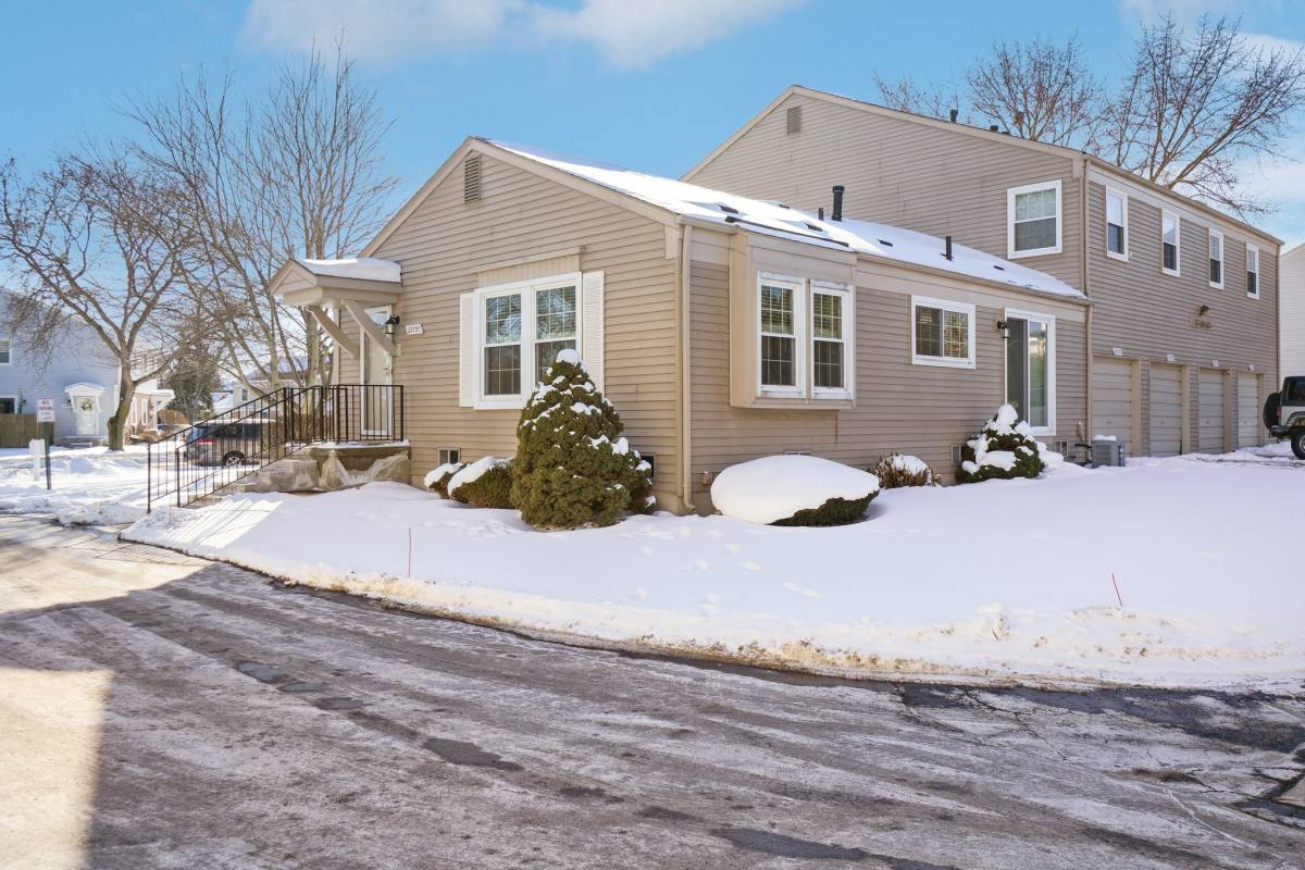 23737 Stonehenge, Novi, MI 48375