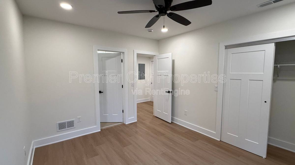 Apartment for rent at 240 McGregor Ave #2, Cincinnati, OH 45219