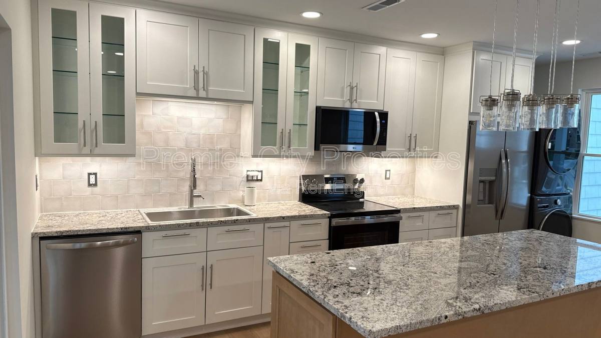 Apartment for rent at 240 McGregor Ave #2, Cincinnati, OH 45219