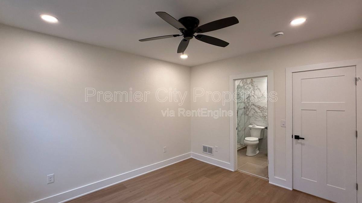 Apartment for rent at 240 McGregor Ave #2, Cincinnati, OH 45219