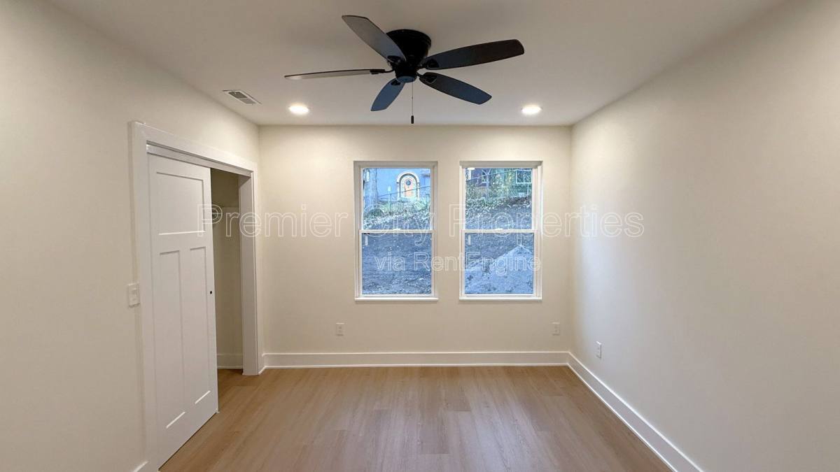 Apartment for rent at 240 McGregor Ave #2, Cincinnati, OH 45219