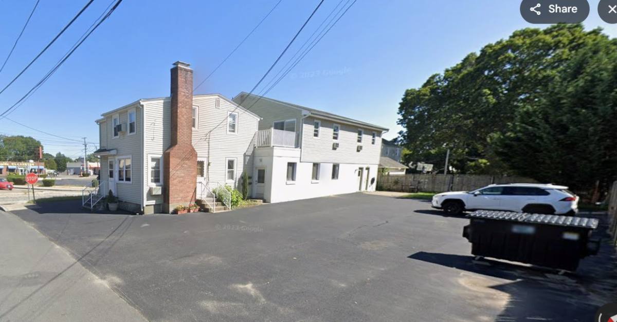 Apartment for rent at 18 Bristol Ave #2, Riverside, RI 02915